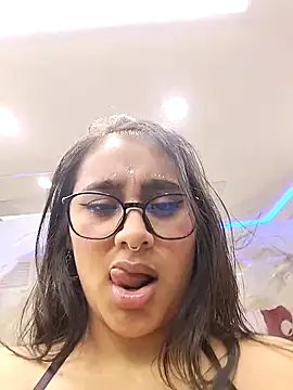 amira moon18 online show from February 24, 8:51 pm