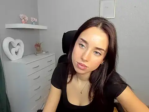 AdeleSolo online show from February 26, 6:45 am