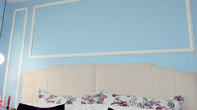 noa blue online show from April 2, 8:06 pm