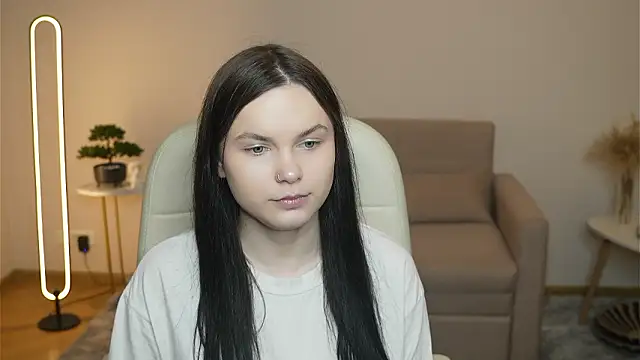 LeilaErcolani online show from February 22, 11:33 am