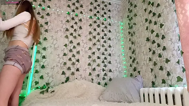 VictoriaDeese online show from April 20, 3:42 am