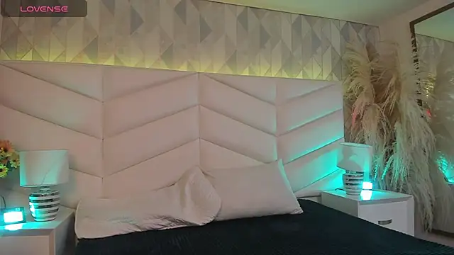 Bella  Peach online show from March 24, 3:12 am