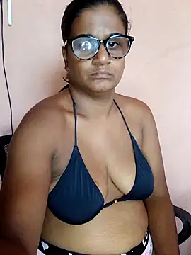 indianstrawberrylips4u online show from April 1, 6:03 am