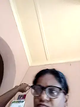 indianstrawberrylips4u online show from April 7, 4:58 am