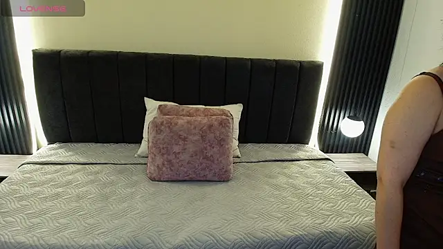 MoriahStorm online show from April 18, 12:51 pm