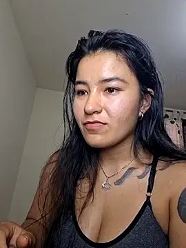 Miiia a online show from April 18, 7:58 pm