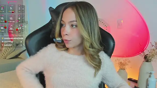 LuuluBerry online show from February 23, 10:31 pm