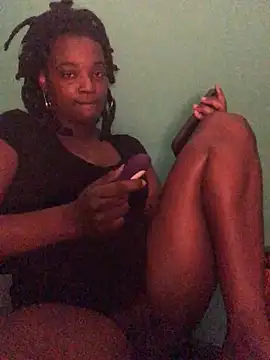 Keishiecakes online show from March 13, 2:13 am