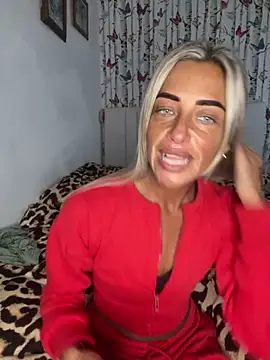 ScarlettGold  online show from March 27, 1:34 pm