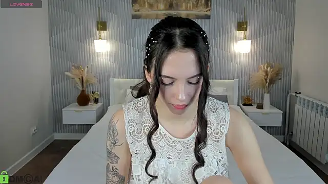 elise robbie online show from March 8, 1:24 am