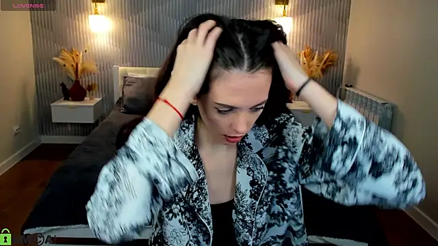 elise robbie online show from March 31, 9:09 am