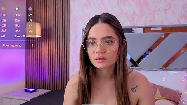 LittleeSara18 online show from March 19, 11:25 am