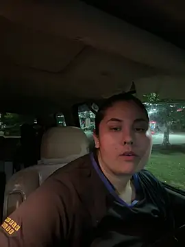 baileybug09 online show from May 3, 7:34 am