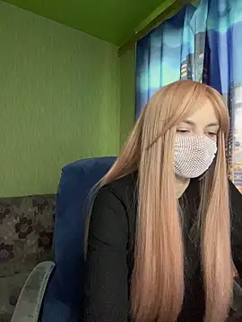 SophieBlackwood online show from April 9, 8:31 am