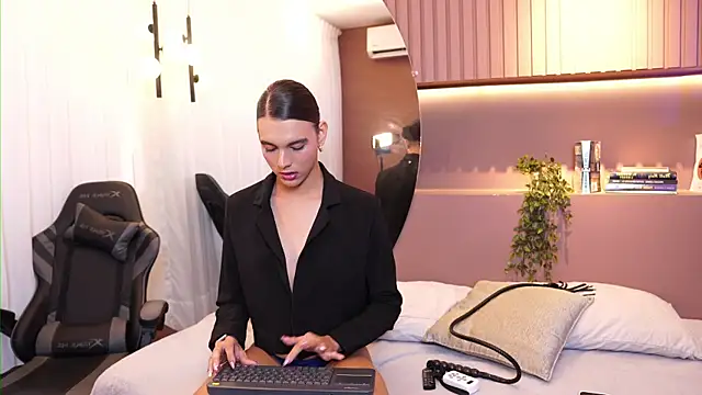 Luxa Velvet online show from March 20, 1:16 pm