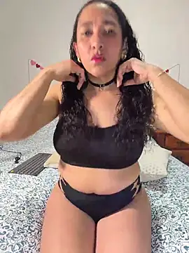 CrystalIvy online show from April 4, 1:37 am