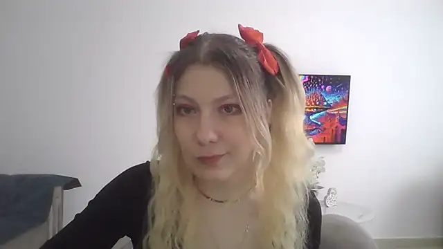 Foxy Bright online show from March 4, 12:45 pm