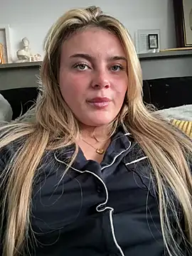 chanelbabyxx online show from February 21, 1:01 pm