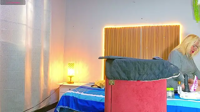 CIccioline pussyGolden online show from March 28, 8:08 pm