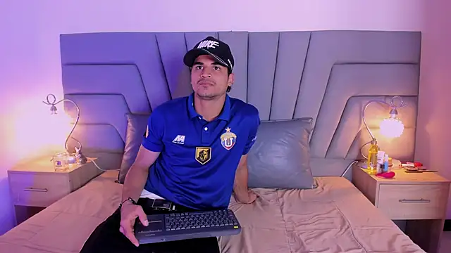 JhoanAndScarlet online show from March 31, 3:39 am