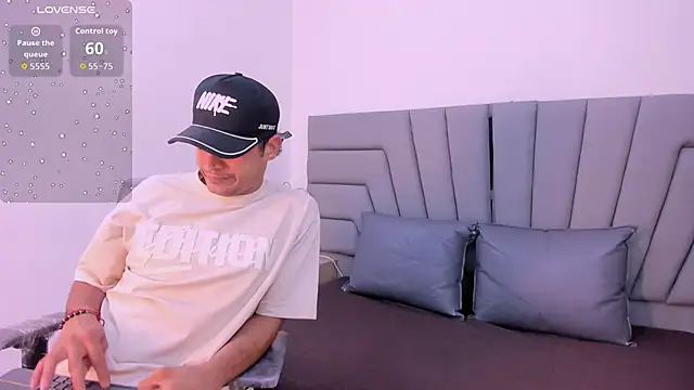 JhoanAndScarlet online show from March 27, 3:30 am