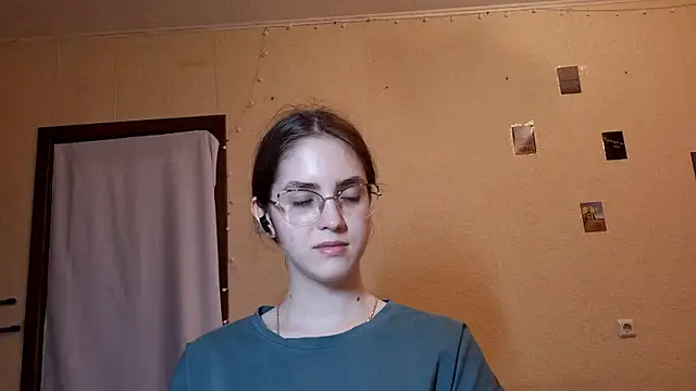 Katelemon online show from June 3, 2:33 pm