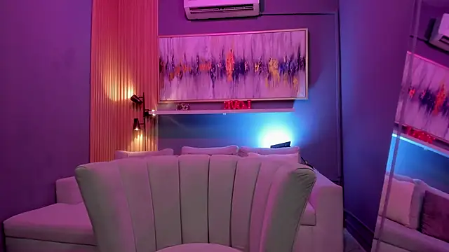 janinne lu online show from April 8, 11:23 am