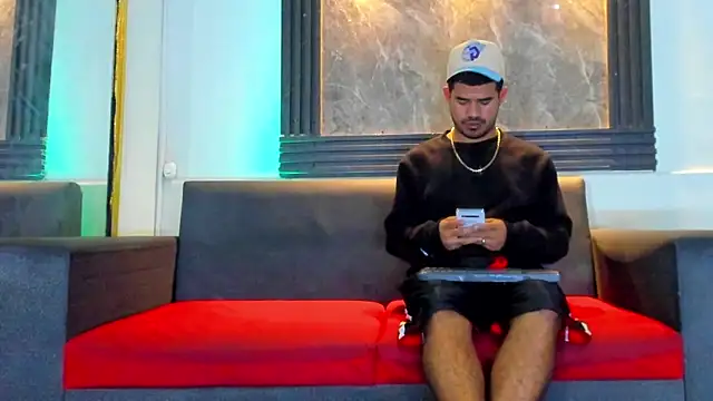 Latins on fire online show from April 12, 11:35 am