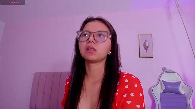 Zoow bluussh online show from April 1, 1:41 pm