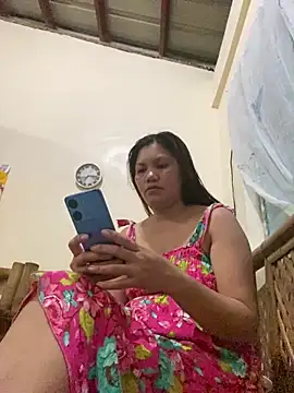 yum330 online show from April 18, 11:13 am