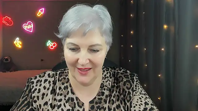 Mary-Leee online show from March 6, 4:35 pm