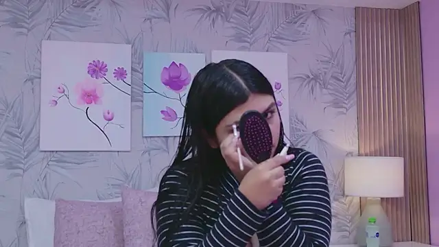 EmmaLeens online show from March 30, 12:05 pm