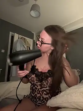 Bellesweett online show from April 18, 11:04 pm