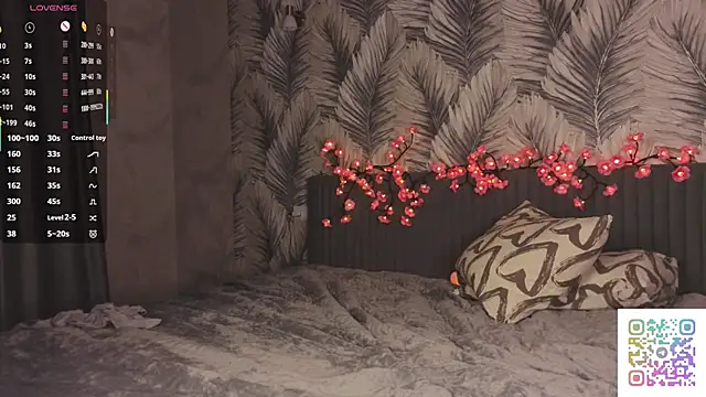 HinaVibe online show from April 18, 7:07 pm