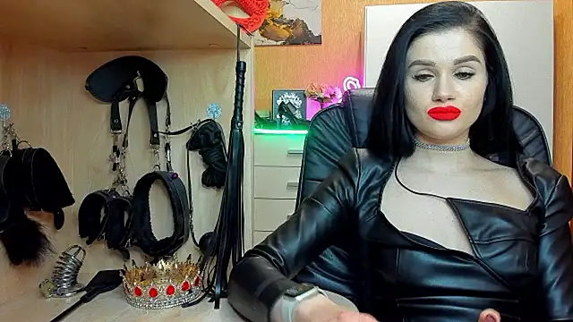 KristiTopxx online show from April 1, 7:55 pm