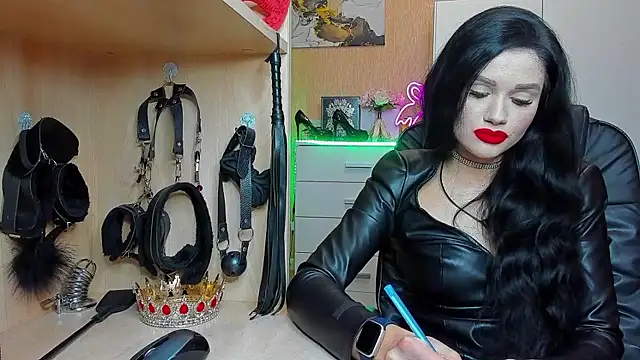 Snapshot of KristiTopxx chatting on October 21, 7:18 pm KristiTopxx online show from October 21, 7:18 pm