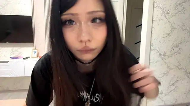 kishagrayone online show from March 13, 1:34 pm