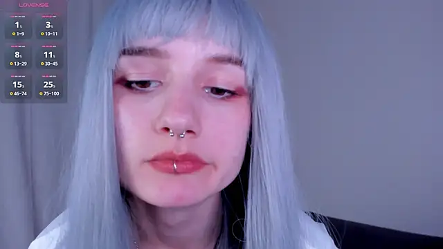 kira montelle online show from April 5, 7:02 pm