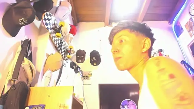 MIKEFONSE- online show from March 5, 9:43 pm