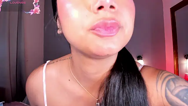 KimTaylorW online show from July 17, 3:00 am