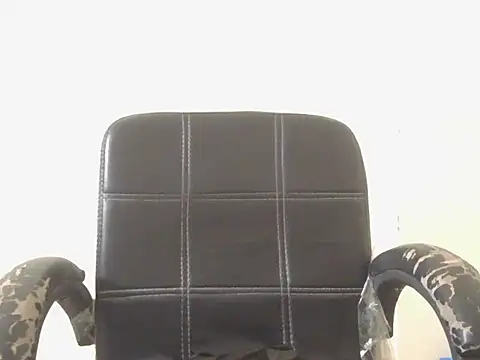 cute yashi online show from April 9, 2:11 pm