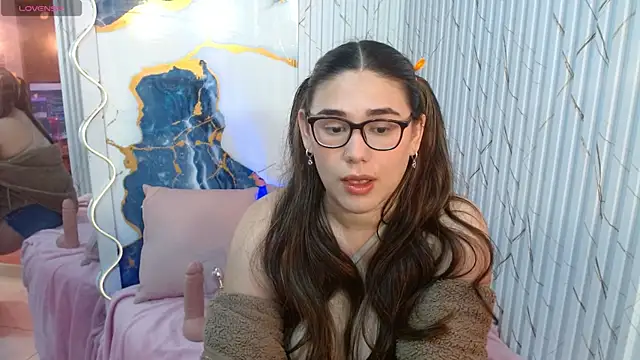 Isiis tay online show from April 12, 11:57 am