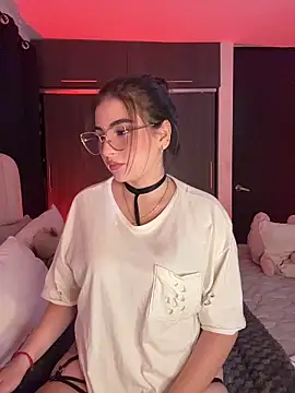 SamanthaValmont online show from April 3, 11:14 pm