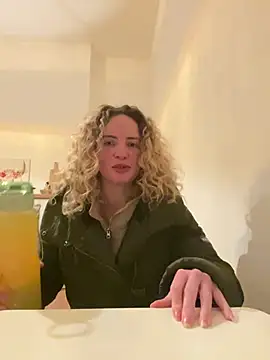 curlyirishgirl online show from March 1, 4:01 am