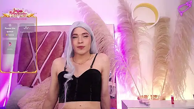 Evelyn Thomas online show from February 26, 7:57 pm