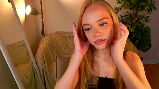 Dear Tessa online show from March 4, 3:07 pm