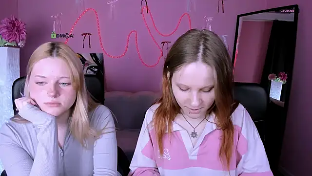 cassandra nik online show from April 13, 12:39 pm