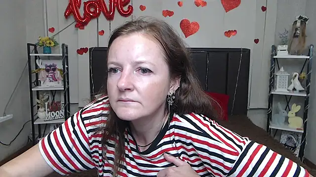 MeganPirs online show from July 4, 5:09 pm