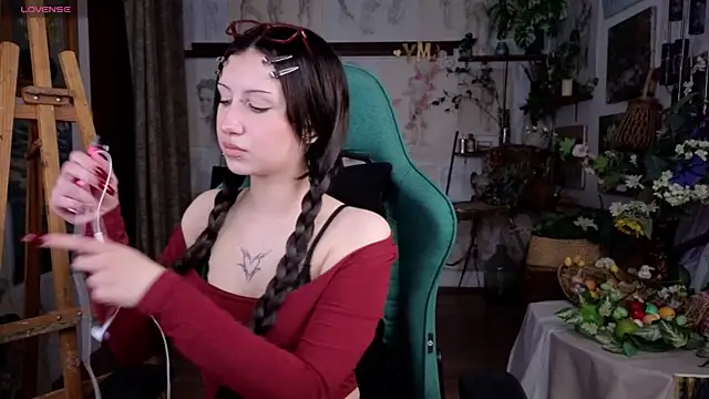 EffieMeowley online show from April 19, 5:29 am