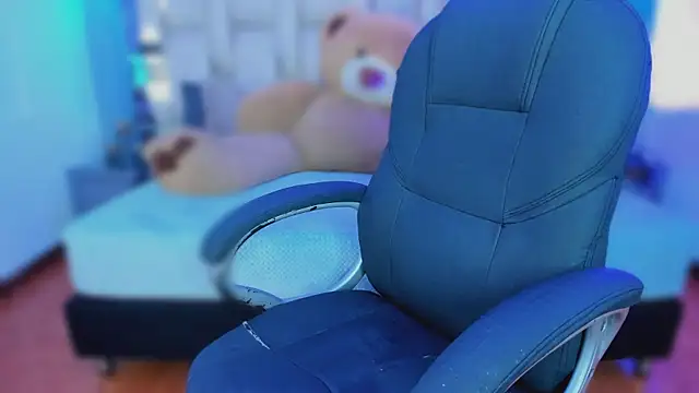 AgathaUwuDoll online show from April 10, 8:15 pm